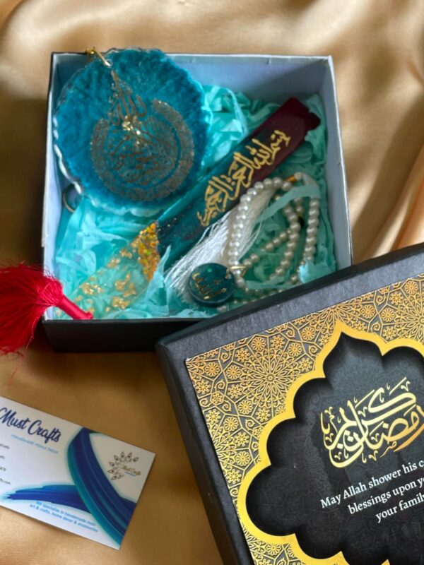 Tasbeeh and bookmark Islamic gift box